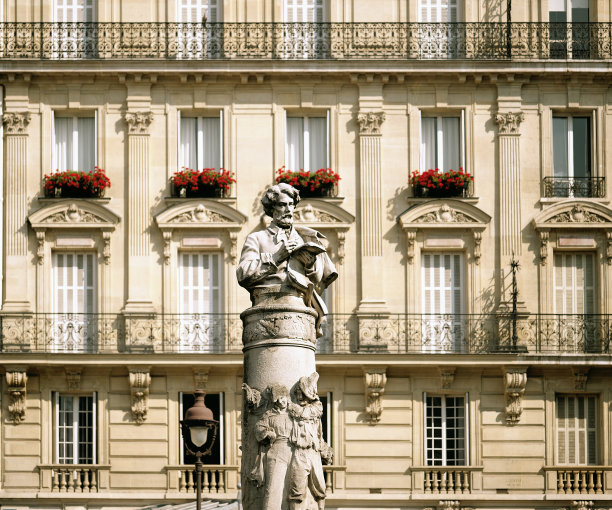 巴黎圣乔治广场图片下载