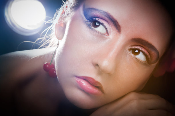 性感的年轻女子图片下载