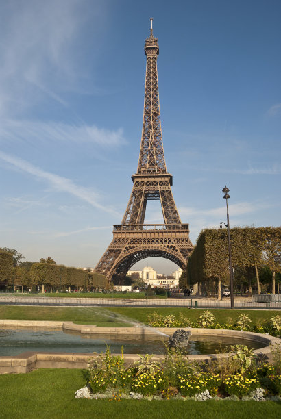 法国巴黎的埃菲尔铁塔图片下载