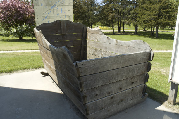 巨大的摇篮图片下载