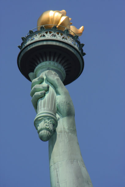 自由女神像的火焰图片下载