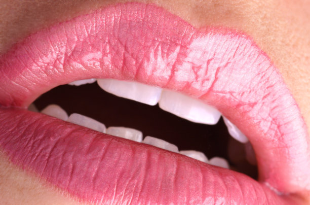 性感的粉红色的嘴唇图片下载