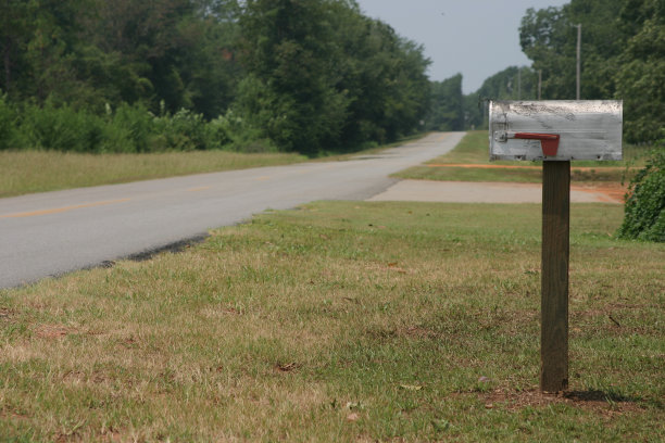乡村路上的邮箱图片下载