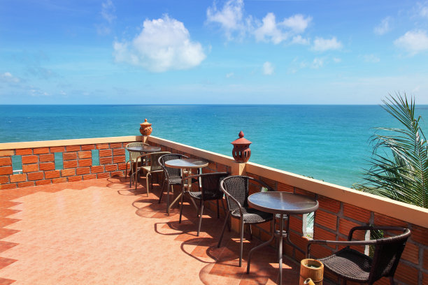 阳台有美丽的海景图片下载