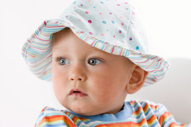 小男孩肖像图片下载