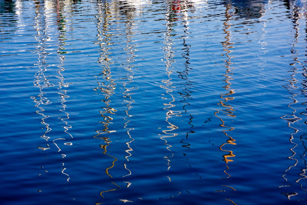 水中的倒影图片下载