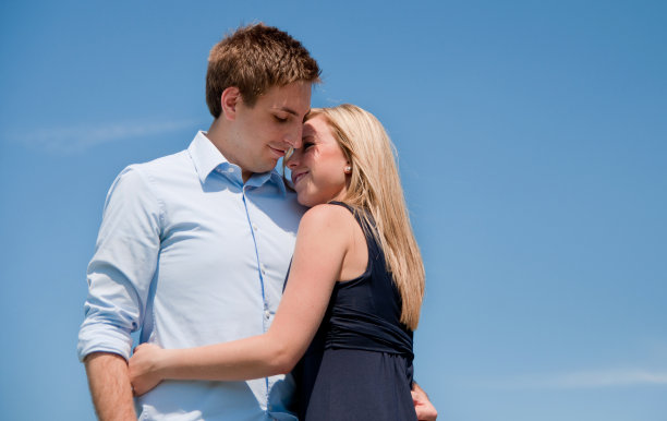 年轻的夫妇图片下载