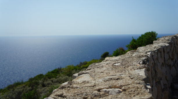 岩石栅栏图片下载