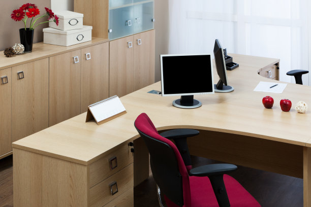 现代化的办公室，开放的空间，舒适的工作站图片下载