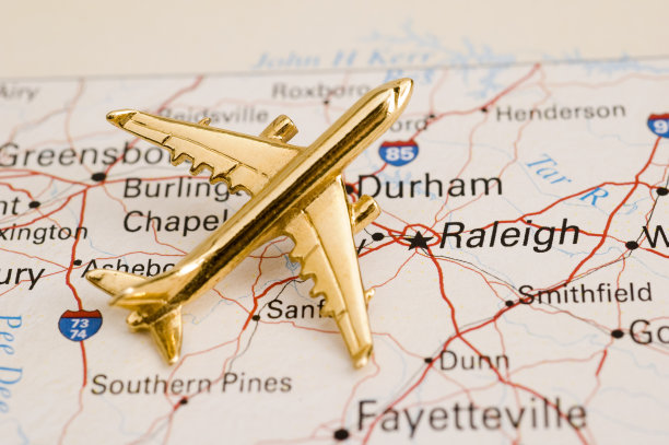 北卡罗莱纳州上空的飞机图片下载