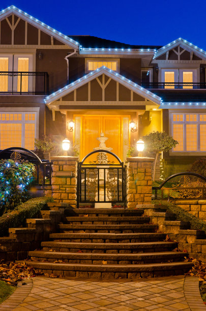 房子在黄昏。图片下载