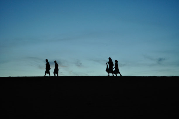 沙漠中的西鲁黑特图片下载