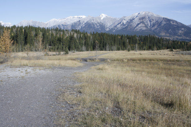 远眺山景图片下载