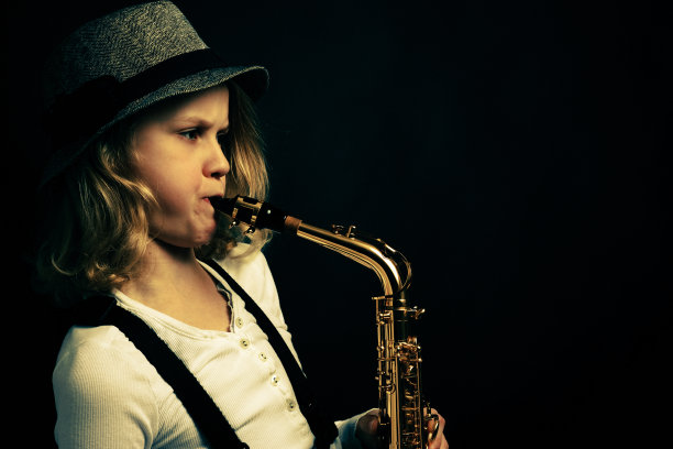 Saxophon表演者图片下载