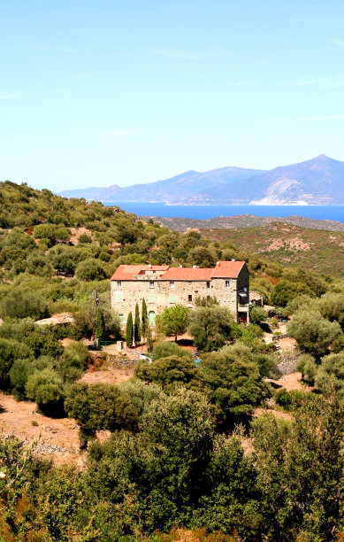 偏远农舍。图片下载