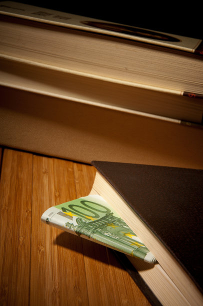 书中的钱图片下载