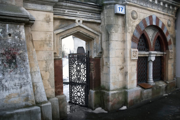 早春在俄罗斯省城。图片下载