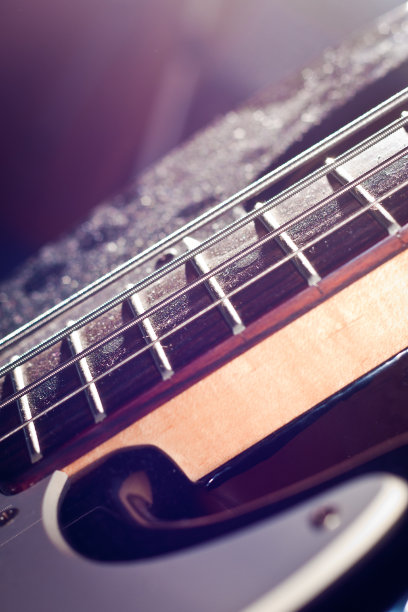 尘土飞扬的低音图片下载