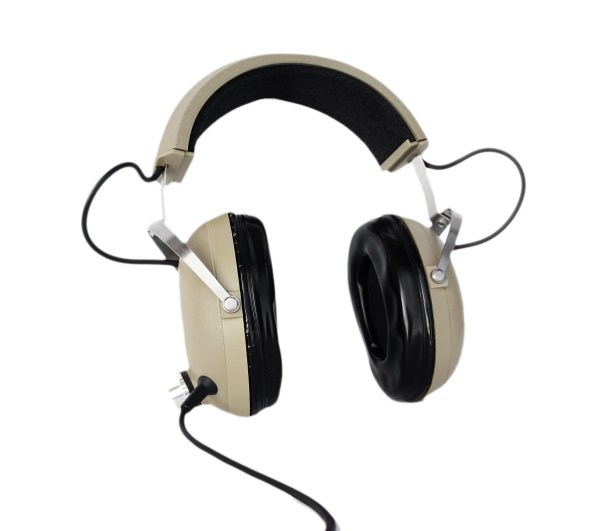 老式耳机隔离图片下载