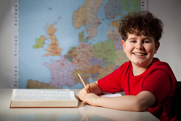 男孩学习图片下载