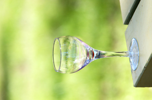 空的葡萄酒杯图片下载