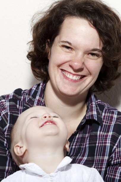 快乐的母女图片下载