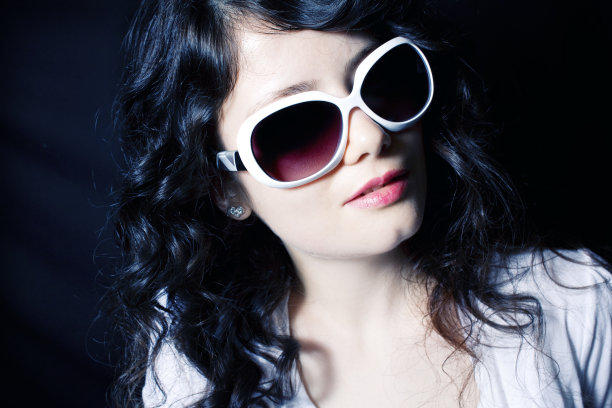 戴眼镜的女人和时尚图片下载