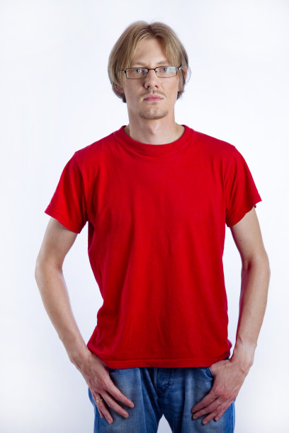 穿红衬衫戴眼镜的人图片下载