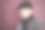 可爱的男孩穿着休闲的衣服图片下载