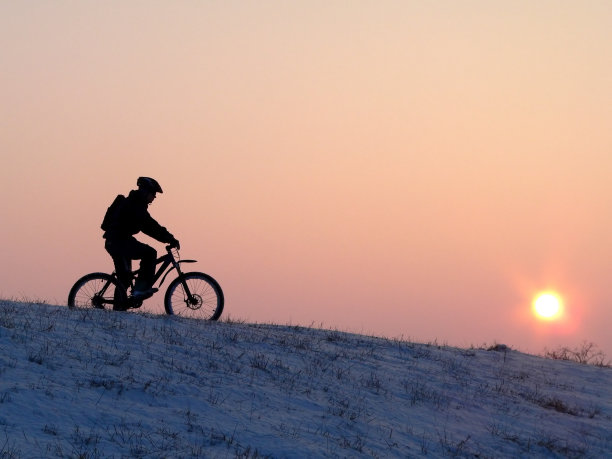 骑自行车图片下载