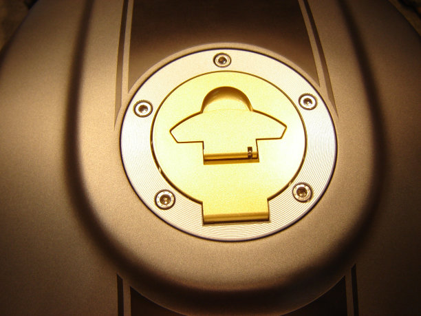 摩托车的燃油盖。图片下载