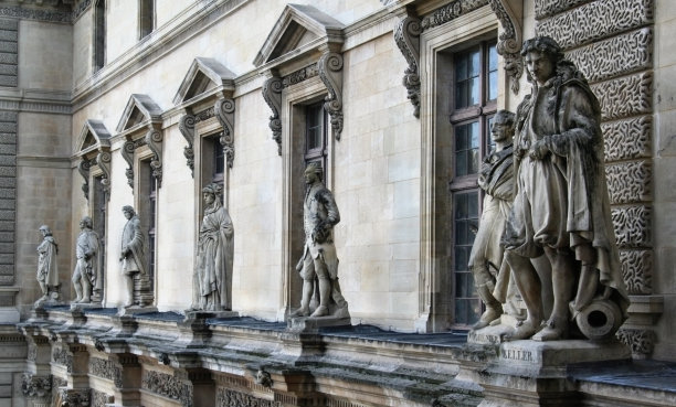 建筑正面雕塑图片下载