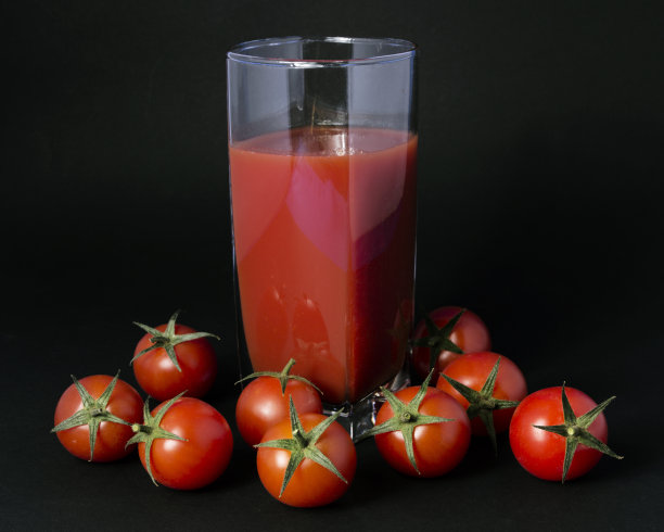 番茄汁配樱桃番茄图片下载