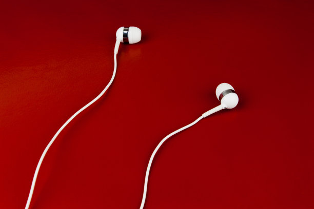时尚的白色耳机图片下载