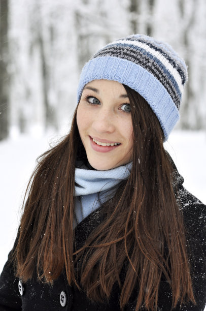 微笑的女孩图片下载