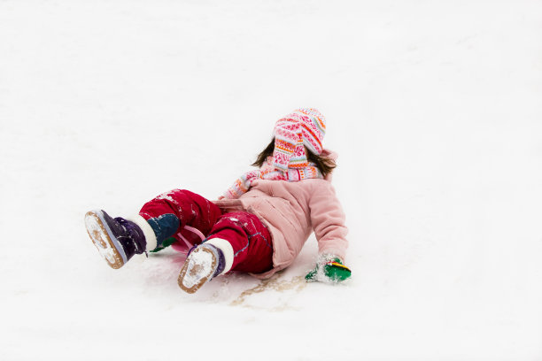滑雪橇的有趣方式图片下载