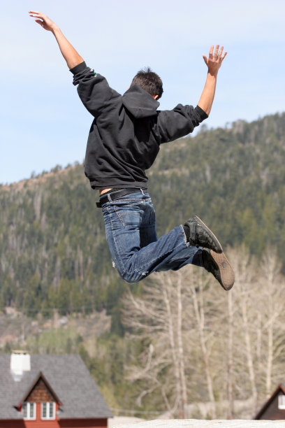 快乐的跳图片下载