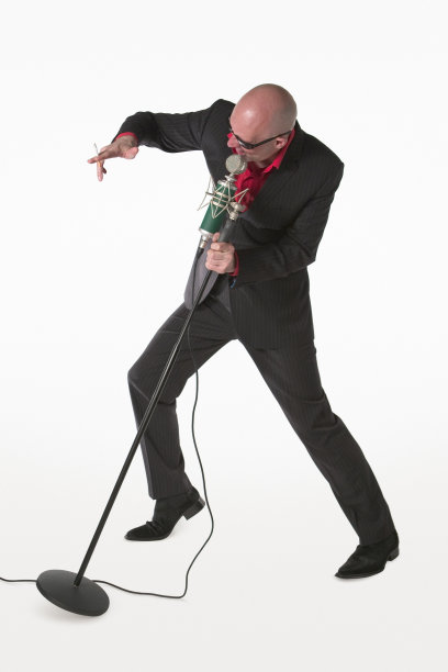 麦克风的人图片下载