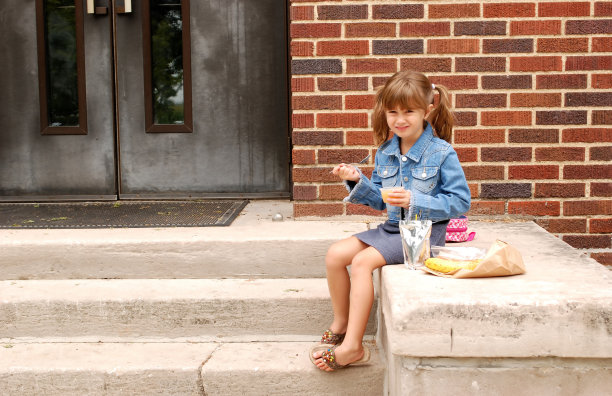 共进午餐图片下载