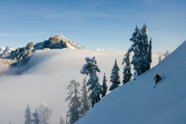 滑雪比云图片下载