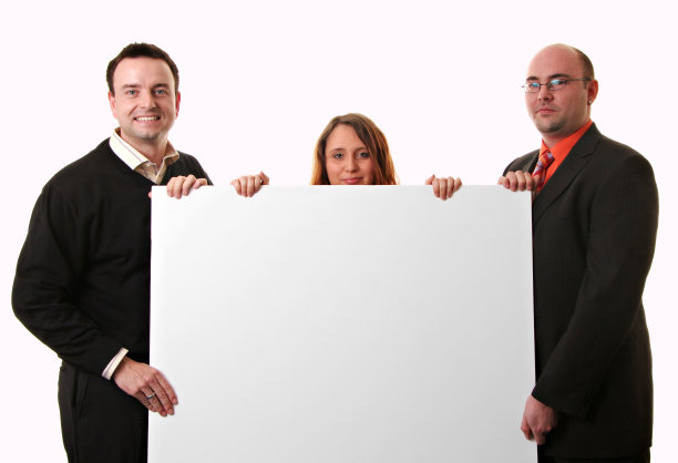 三个业务类型举着一个空白的标志图片下载