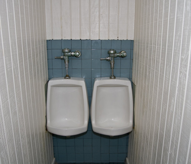 两个小便池图片下载