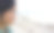 小女孩向前看。为你的文本留出空间。图片下载
