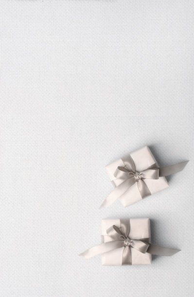 两个小礼物图片下载