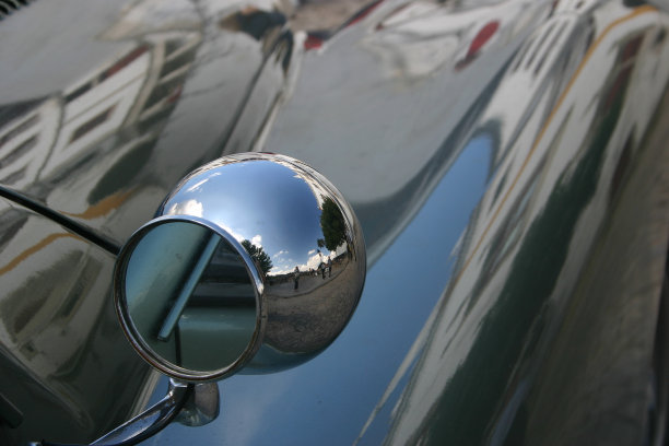 老式汽车的细节图片下载