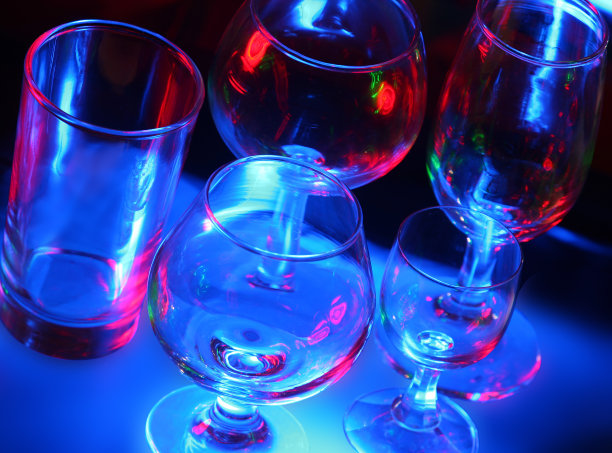 酒吧眼镜2图片下载