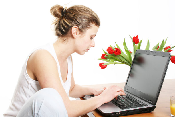 在早上查看邮件图片下载