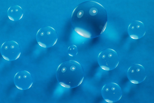 蓝色的水滴图片下载