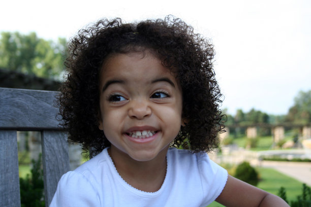 漂亮的女孩奶酪图片下载