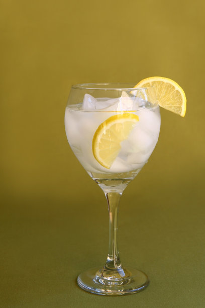 一杯清爽的水图片下载